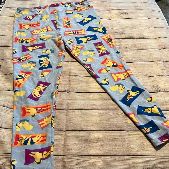 Animals on Pool Rafts, Cats, Dogs, Super Soft & Comfy LulaRoe TC 2 Leggings - Picture 4 of 9